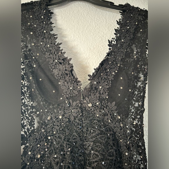 Black lace and sequined dress, completely sheer except for the bust area. Size S - Picture 8 of 16